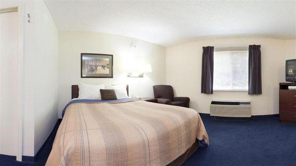 Candlewood Suites Durham - Rtp By Ihg Exterior photo